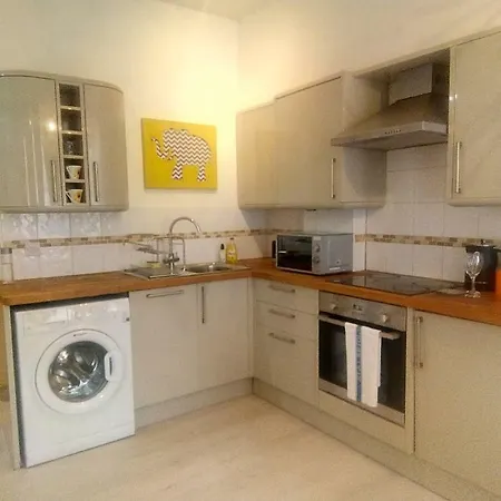 Flat 6 City Center Large Two Bed Flat * Bristol