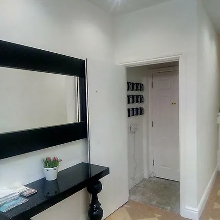 Flat 6 City Center Large Two Bed Flat