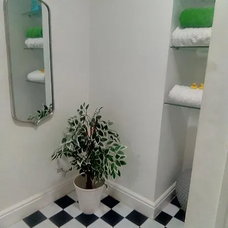 Flat 6 City Center Large Two Bed Flat * Bristol