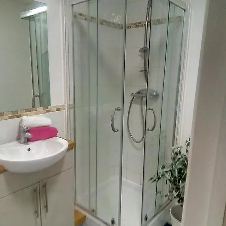 Flat 6 City Center Large Two Bed Flat * Bristol