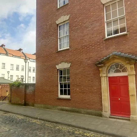 Flat 6 City Center Large Two Bed Flat